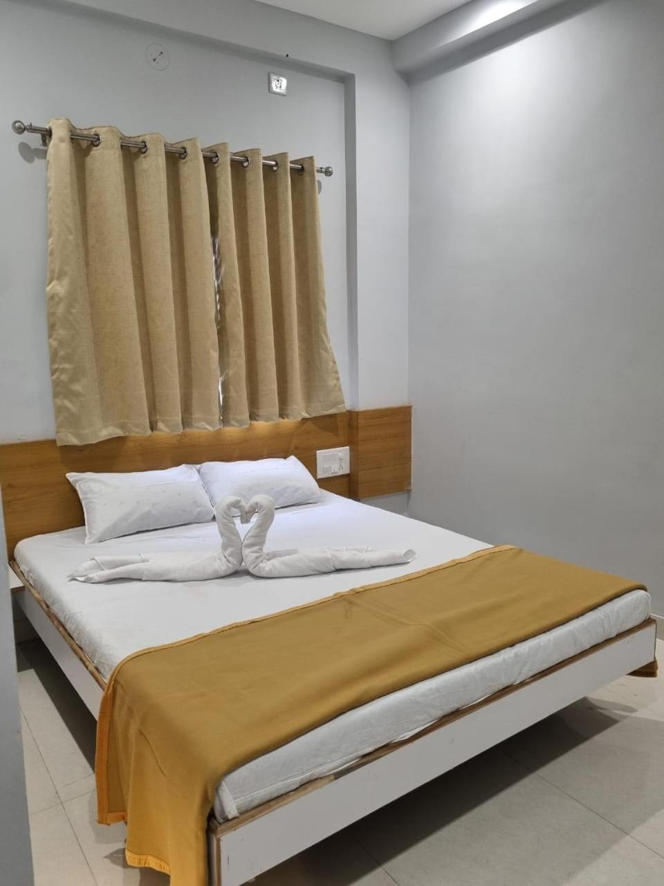 Vivanta Inn Lodge, Solapur Esterno foto