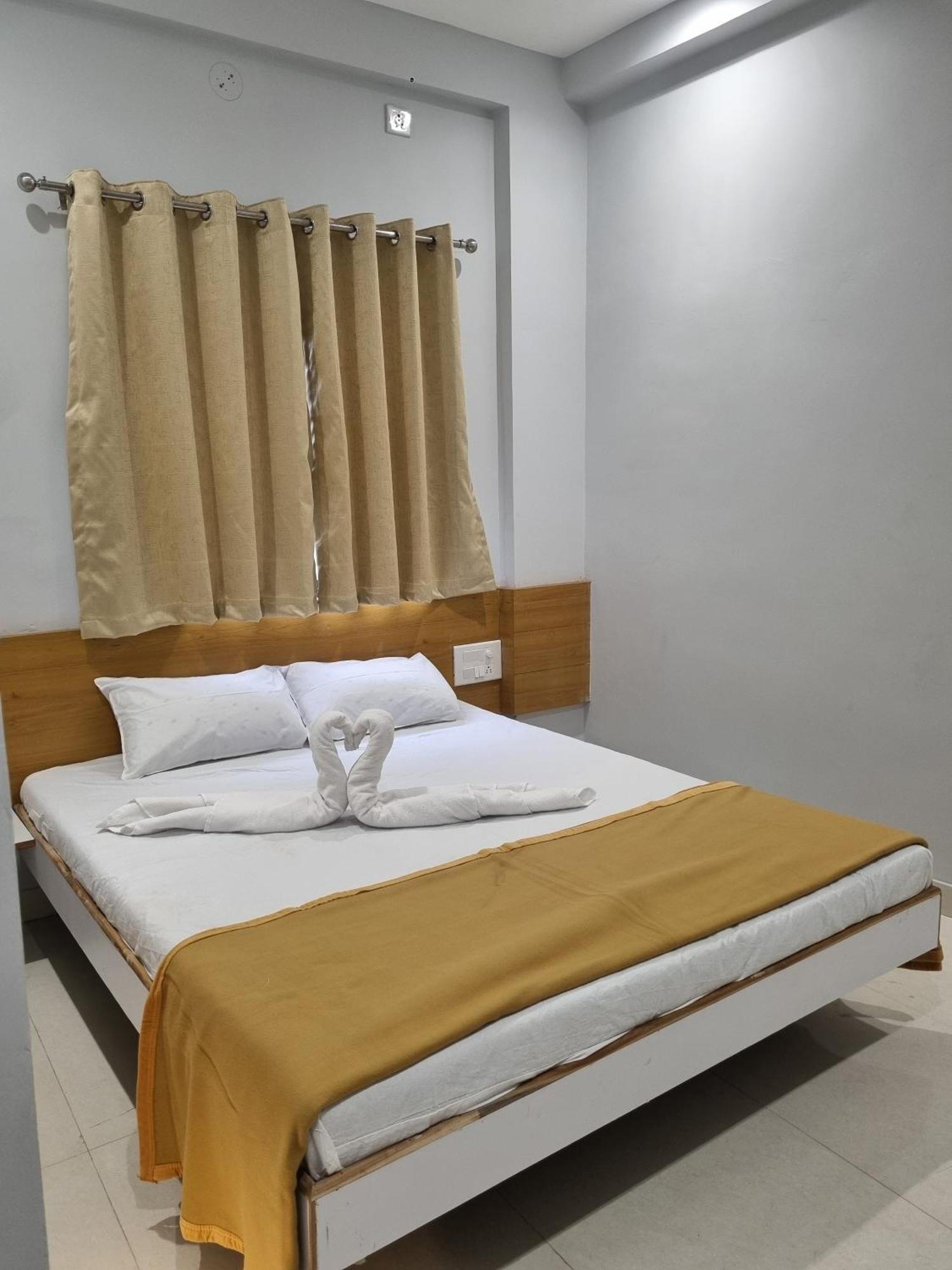 Vivanta Inn Lodge, Solapur Esterno foto